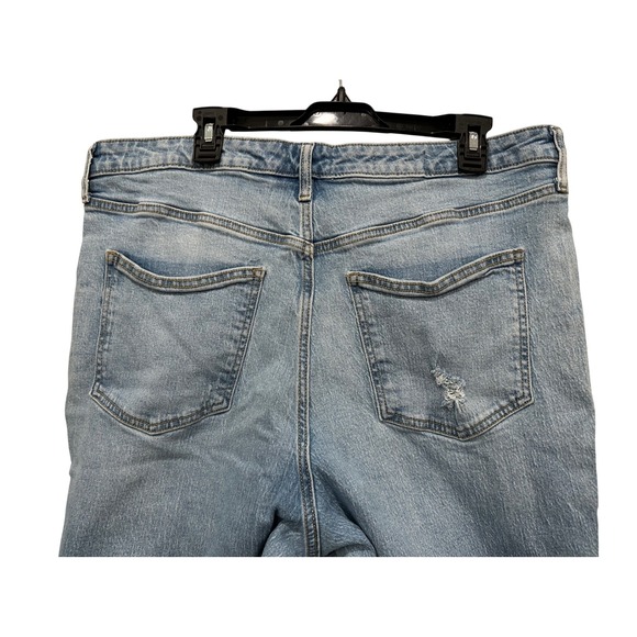 Universal Thread Womens High Rise 90s Slim Distressed Light Wash Jeans Size 17/R - Picture 5 of 8
